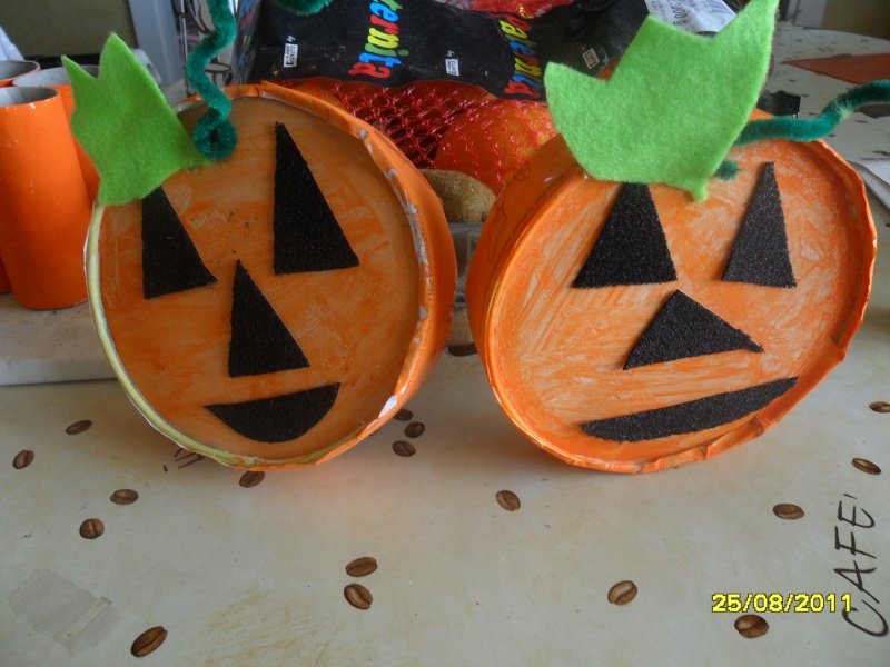 Halloween bricolage enfant fabrication marionnette marotte citrouille faire  spectacle maternelle occuper enfants marionnettes citrouilles marottes  activites